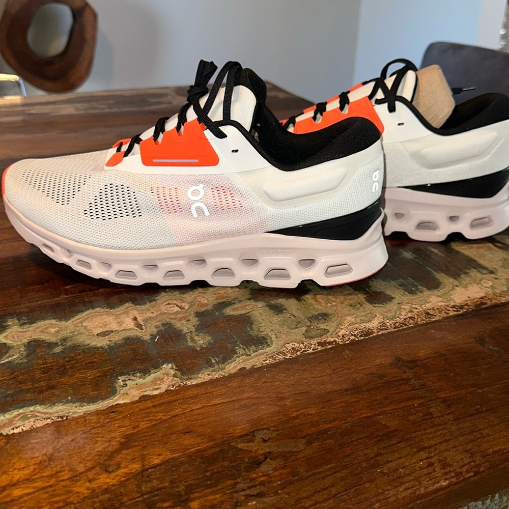 Brand new Cloudstratus 3 ON CLOUD shoes